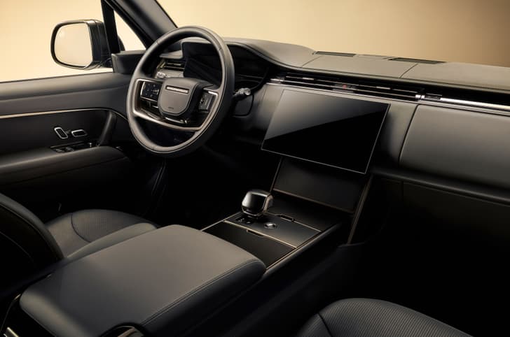 range rover sv black edition in studio