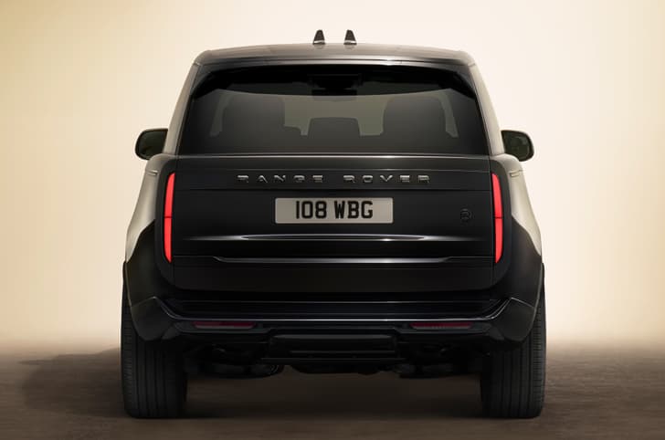 range rover sv black edition in studio