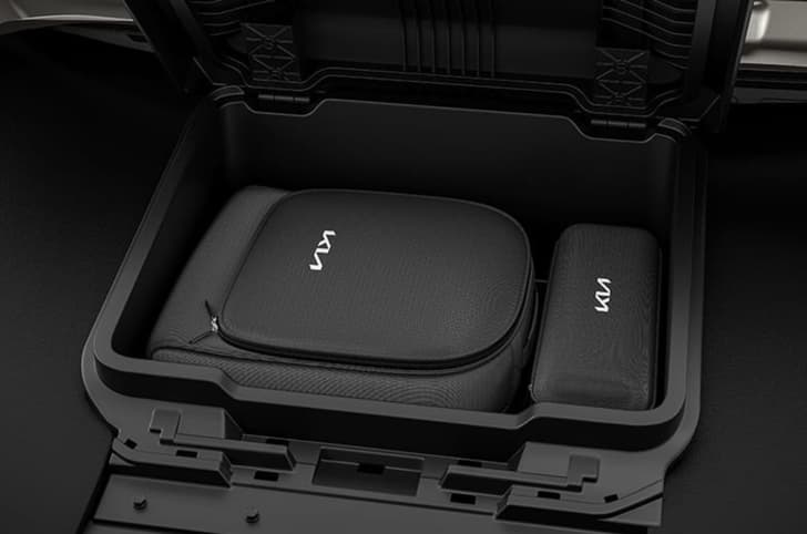 Kia Carens Clavis EV frunk