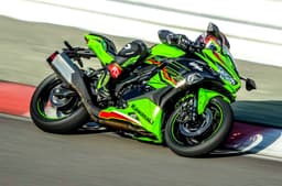 Kawasaki Ninja ZX4RR front right side cornering image on track