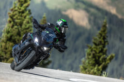Kawasaki Ninja 1100SX cornering shot