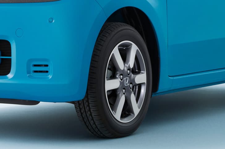 Honda N-One e: alloy wheels