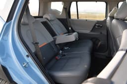 kia syros rear seats