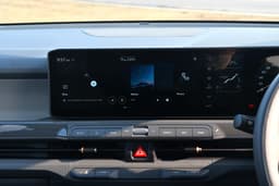 kia syros infotainment touchscreen