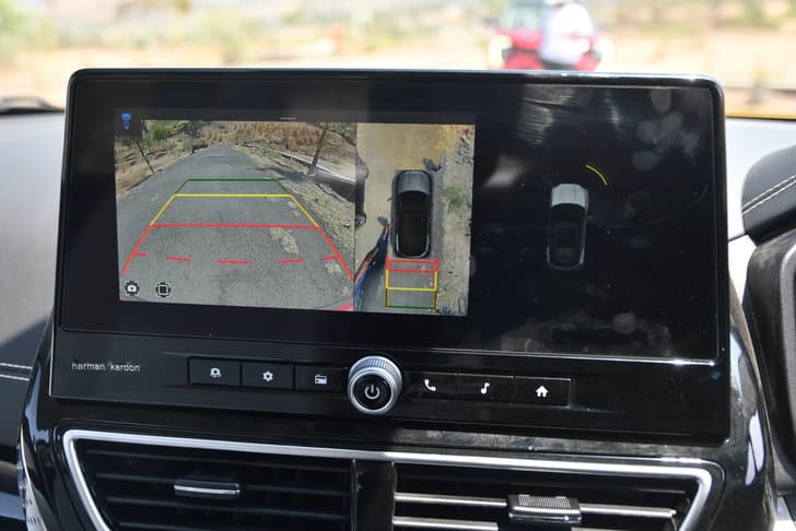 mahindra xuv 3xo 360 degree camera