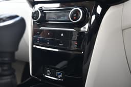 mahindra xuv 3xo centre console