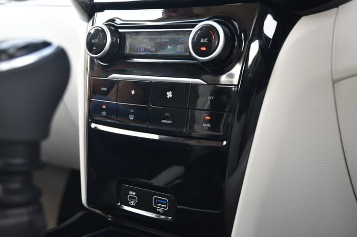 mahindra xuv 3xo centre console