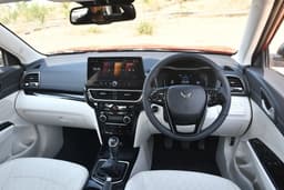 mahindra xuv 3xo dashboard