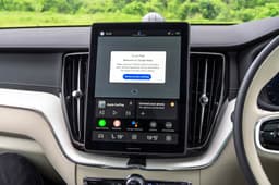 2025 Volvo XC60 facelift infotainment touchscreen