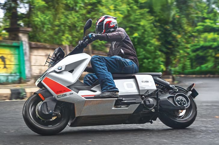BMW CE 04 cornering shot