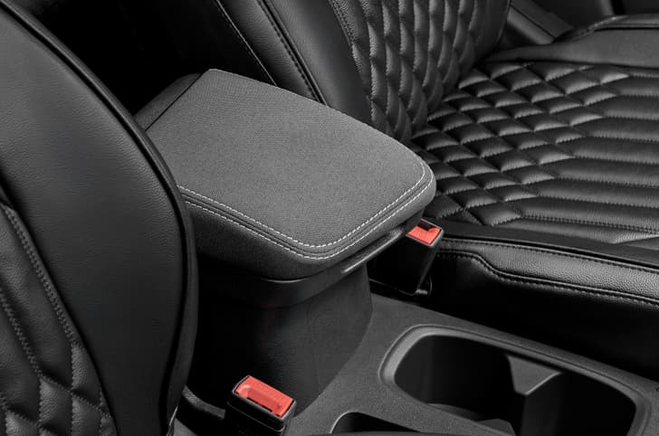 Nissan Magnite Kuro front arm rest