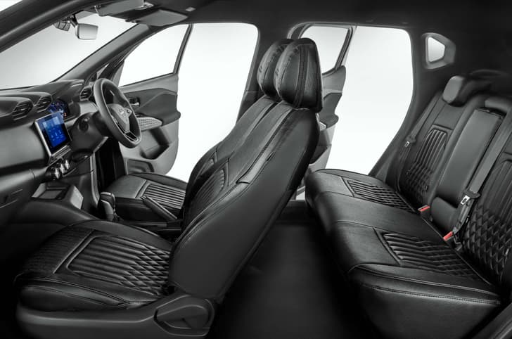Nissan Magnite Kuro seats