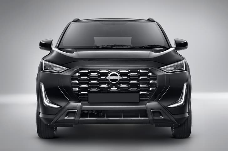 Nissan Magnite Kuro front head on