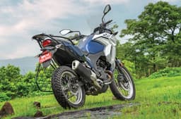 Kawasaki Versys X-300 rear right three quarter