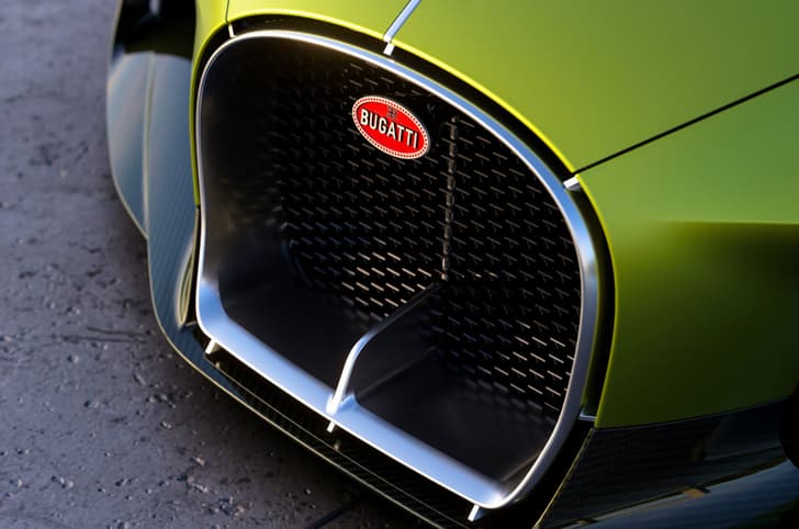 bugatti brouillard in studio