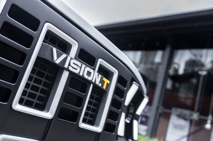 Mahindra Vision T grille 