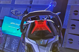 Hero Glamour X rear taillight shot