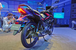 Hero Glamour X rear right three quarter shot