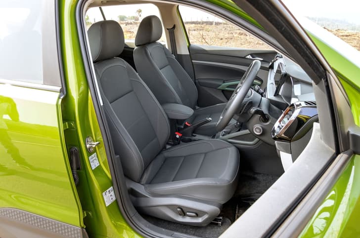 2025 skoda kylaq in field