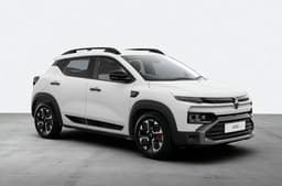 Renault Kiger white color