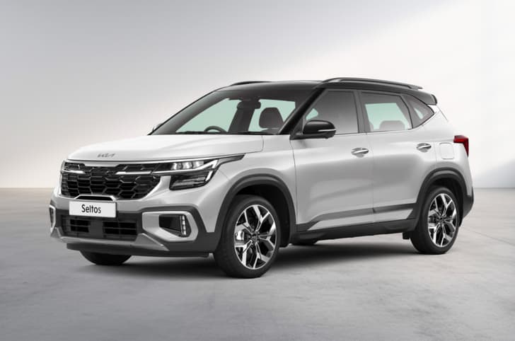 Kia Seltos white and black dual tone colour front left side