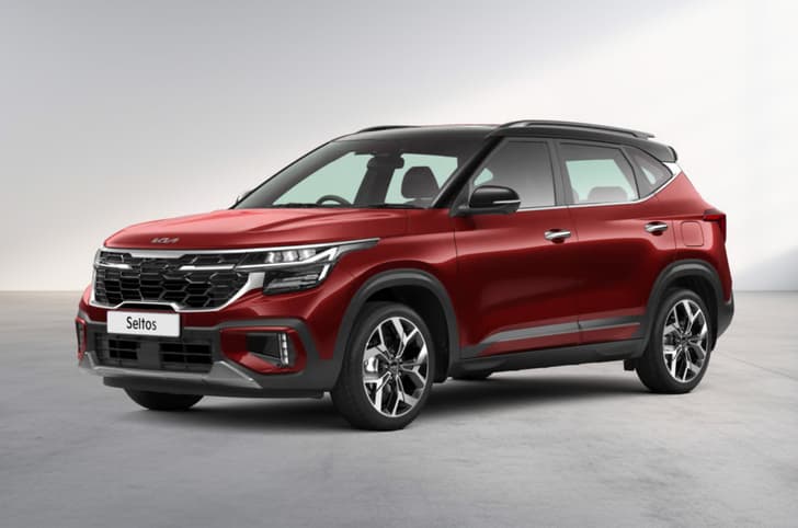 Kia Seltos red and black dual tone colour front left side
