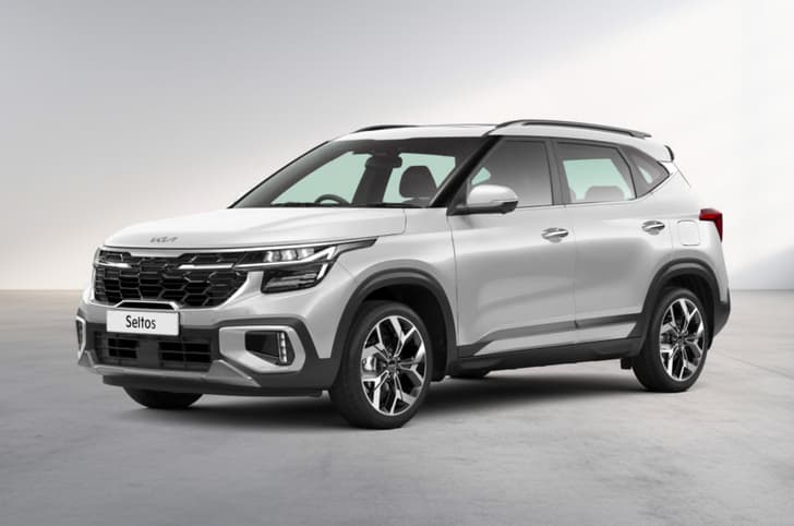 Kia Seltos silver colour front left side