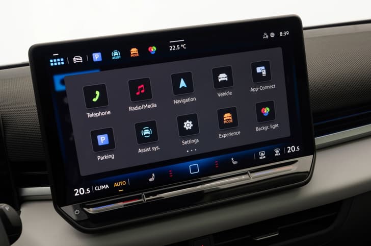 2025 Volkswagen T-Roc touchscreen