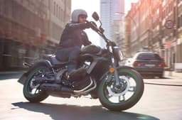 Kawasaki Vulcan S left corner shot