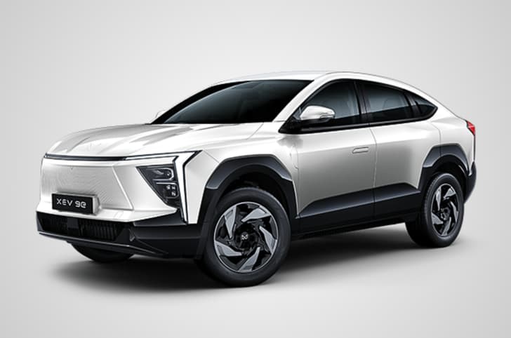 Mahindra XEV 9e everest white colour