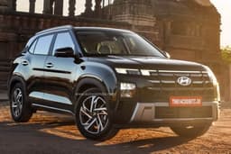 hyundai creta in field