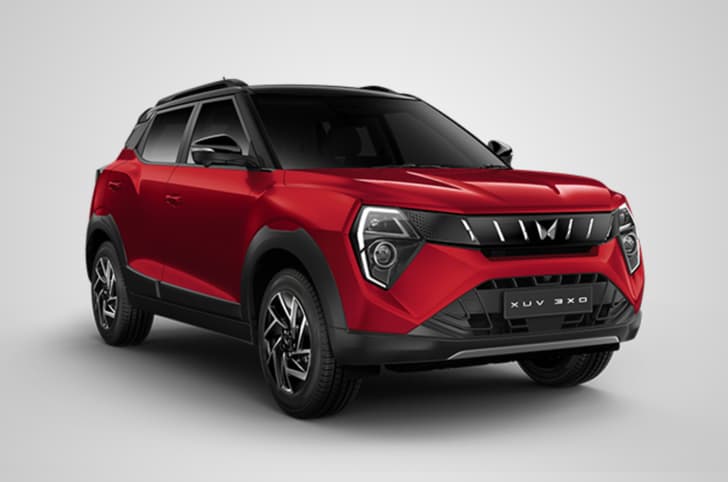 mahindra xuv 3xo tango red with black roof colour