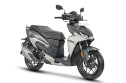 Hero Xoom 125 grey front side static in studio