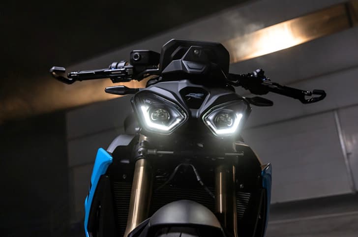 BMW S 1000 R front headlight static shot