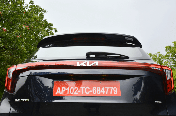 Kia Seltos tail lights