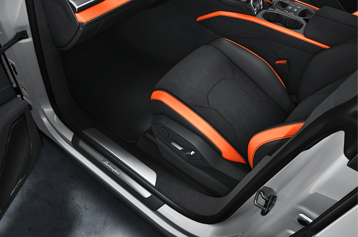 Lamborghini Urus SE door sills