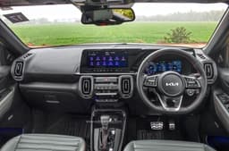 Kia Sonet dashboard 