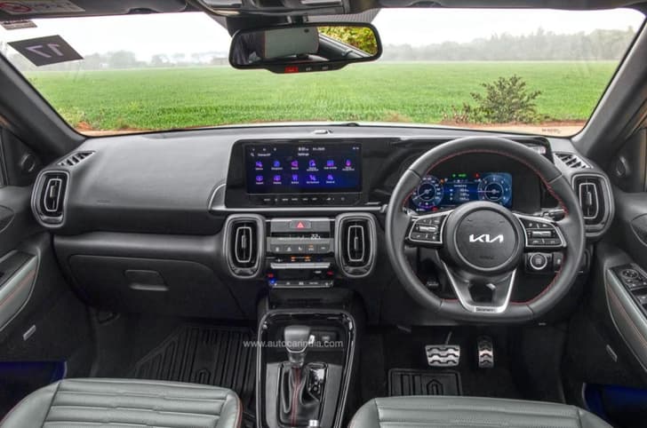 Kia Sonet dashboard 