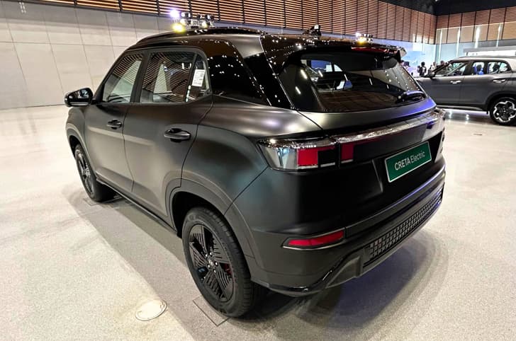 2025 hyundai creta electric knight edition on show floor
