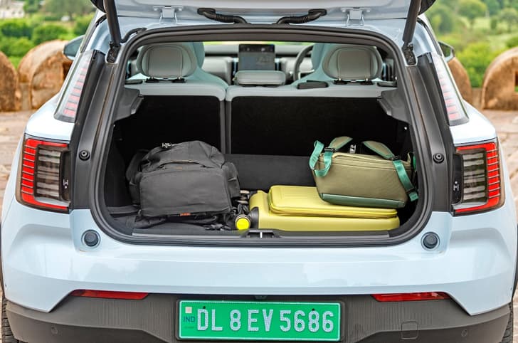 2025 volvo ex30 interior