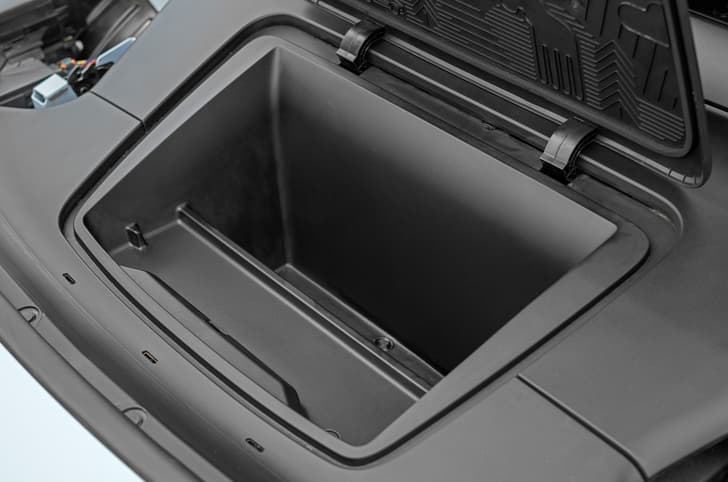 2025 volvo ex30 interior