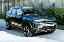 2025 Dacia Duster Pickup parked 
