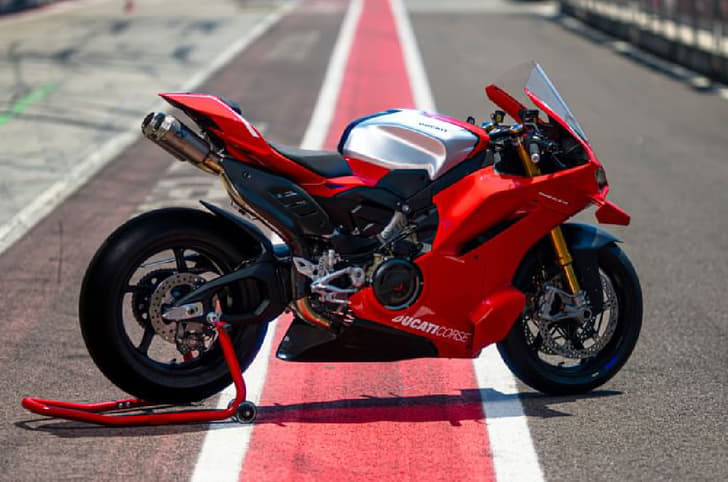 The V4 R now comes with a conventional double-sided swingarm.
