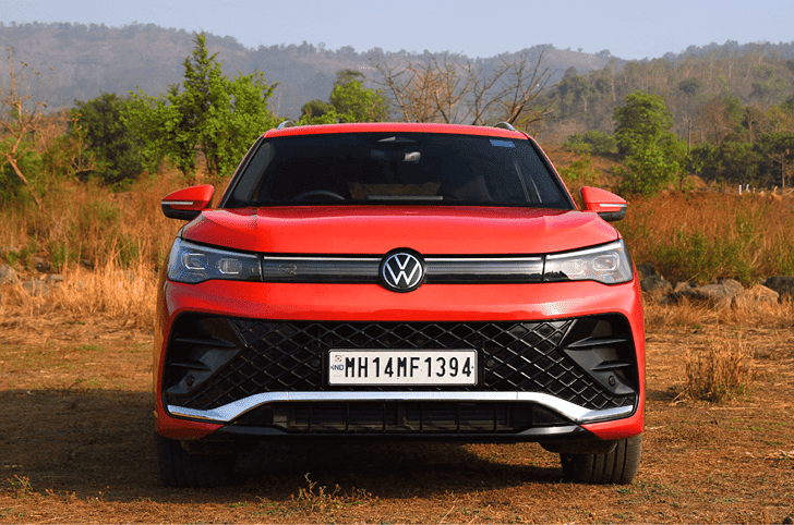 Volkswagen Tiguan R Line front