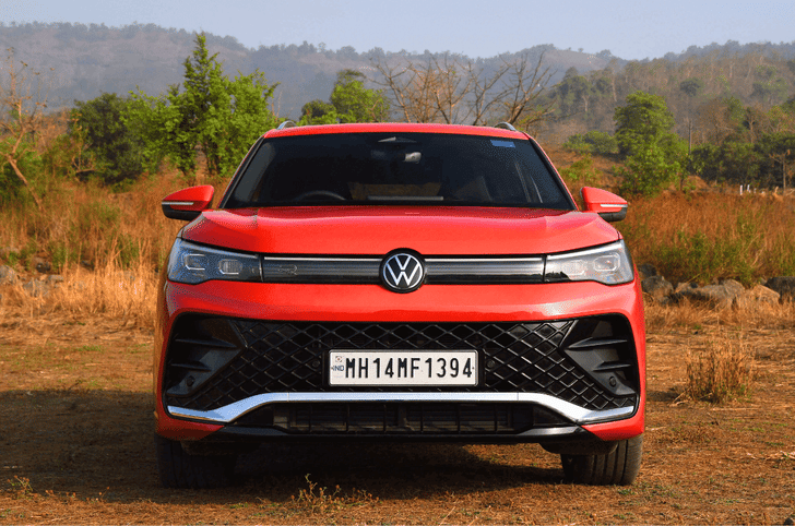 Volkswagen Tiguan R Line front