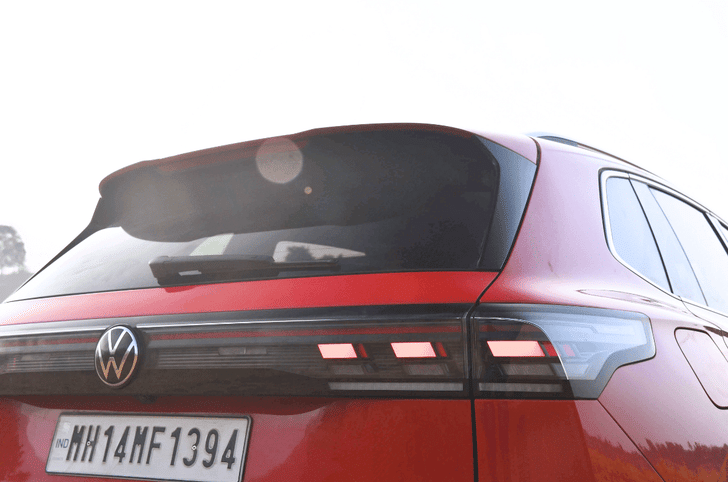 Volkswagen Tiguan R Line lights