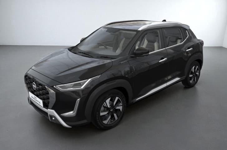 2025 Nissan Magnite in Onyx Black