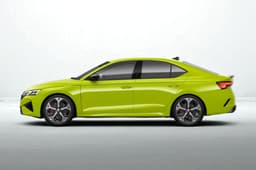 Skoda Octavia RS in Mamba Green.