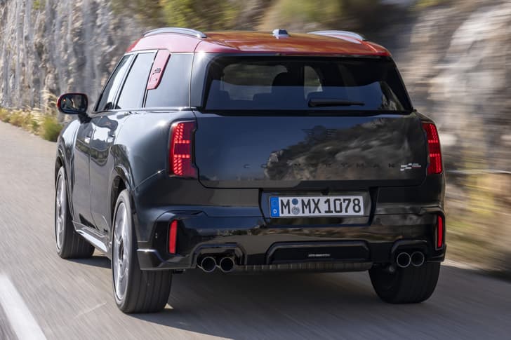 mini countryman jcw on road