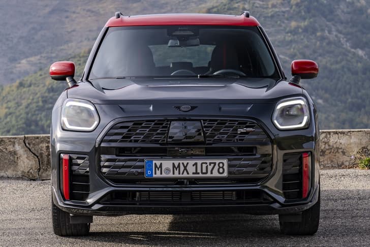 mini countryman jcw in field